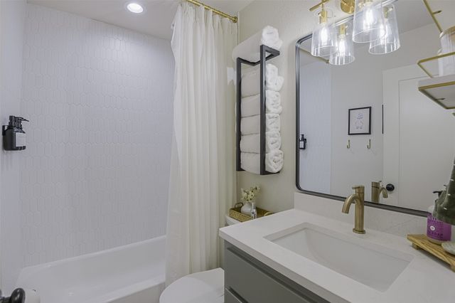 313 Highland Avenue, Waxahachie, TX 75165