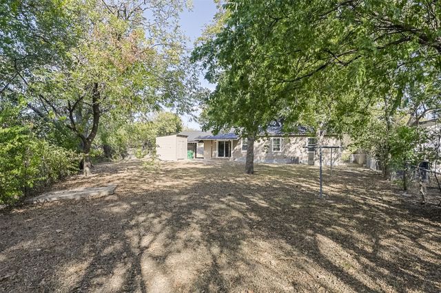 313 Highland Avenue, Waxahachie, TX 75165