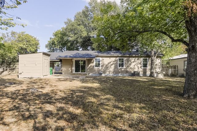 313 Highland Avenue, Waxahachie, TX 75165