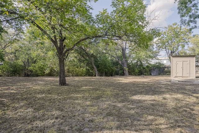 313 Highland Avenue, Waxahachie, TX 75165