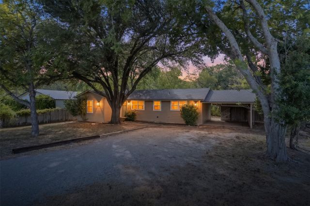 313 Highland Avenue, Waxahachie, TX 75165