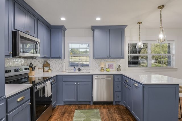 313 Highland Avenue, Waxahachie, TX 75165