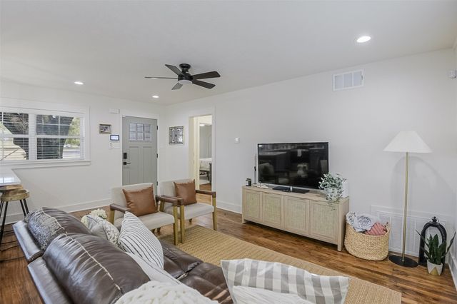313 Highland Avenue, Waxahachie, TX 75165