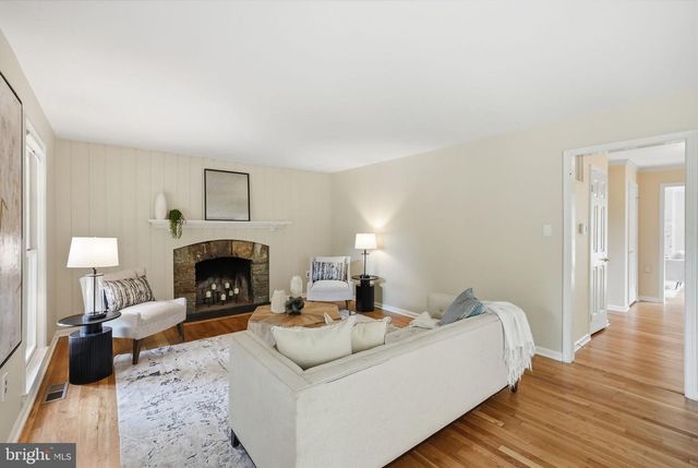 8100 BUCKSPARK LN E, Potomac, MD 20854