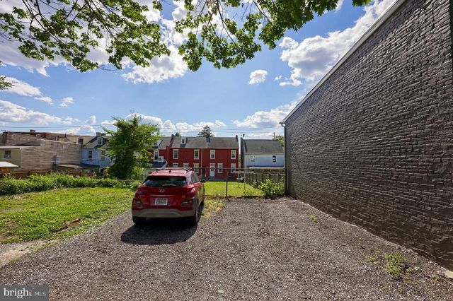 631 S QUEEN ST, Lancaster, PA 17603
