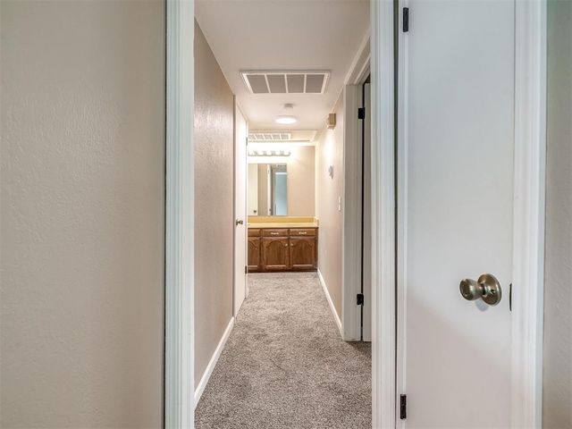 11413 N May Avenue B, Oklahoma City, OK 73120