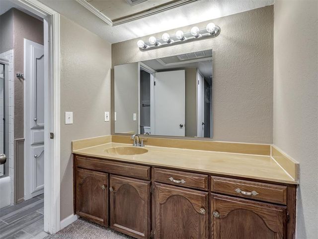 11413 N May Avenue B, Oklahoma City, OK 73120