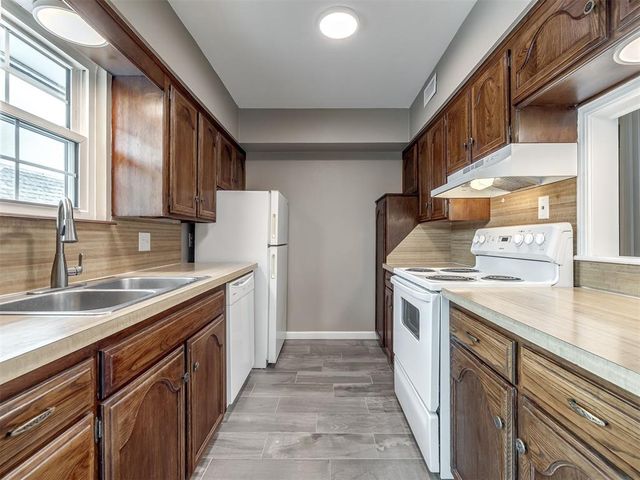 11413 N May Avenue B, Oklahoma City, OK 73120