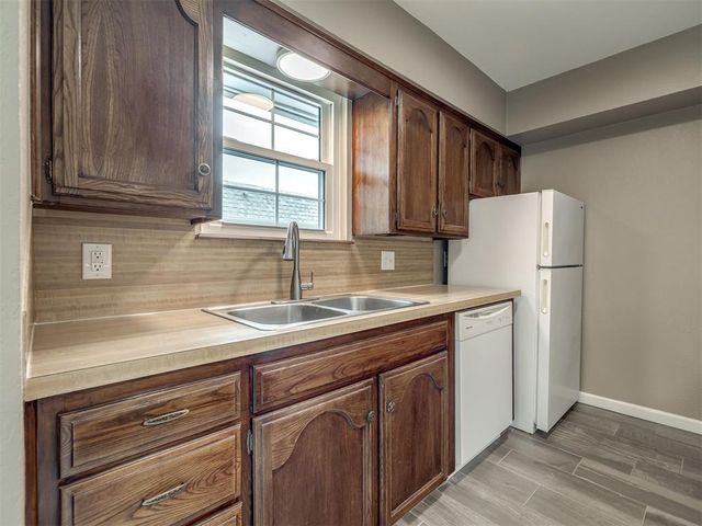 11413 N May Avenue B, Oklahoma City, OK 73120