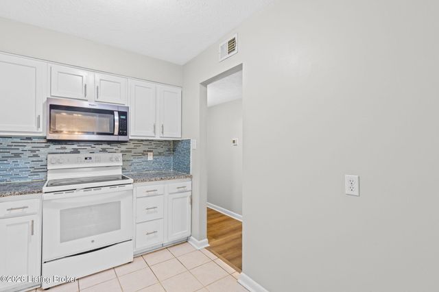 1815 Gardiner Ln APT G64, Louisville, KY 40205