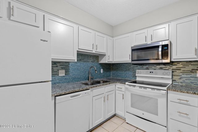 1815 Gardiner Ln APT G64, Louisville, KY 40205