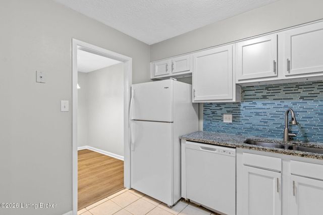 1815 Gardiner Ln APT G64, Louisville, KY 40205