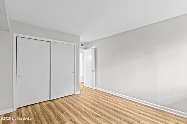 1815 Gardiner Ln APT G64, Louisville, KY 40205