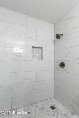 1815 Gardiner Ln APT G64, Louisville, KY 40205