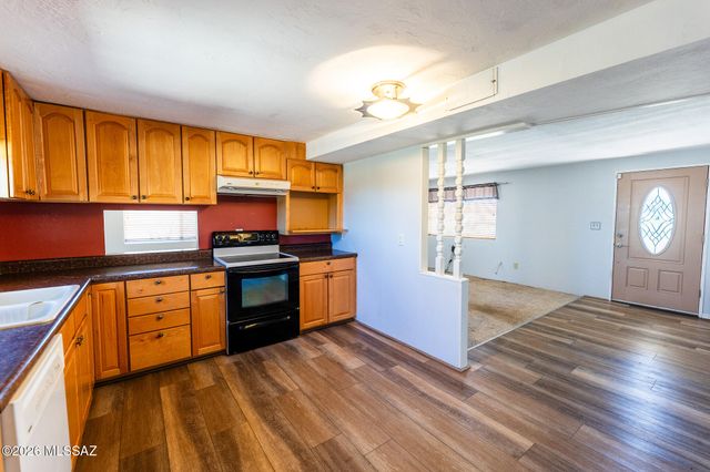 24261 E Shawnee Trail, Benson, AZ 85602