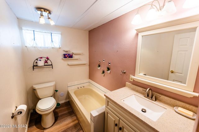 24261 E Shawnee Trail, Benson, AZ 85602