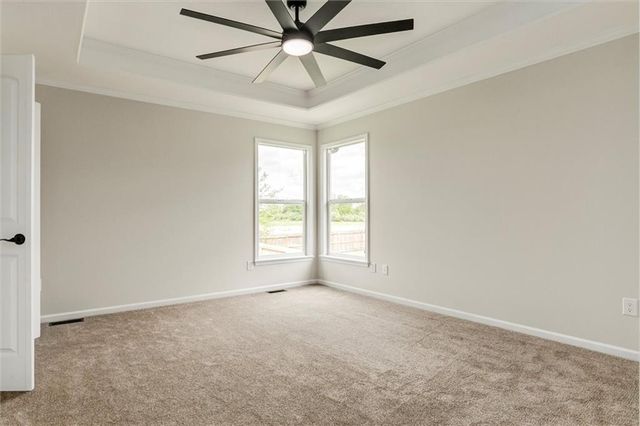 12106 E 214th Street, Peculiar, MO 64078