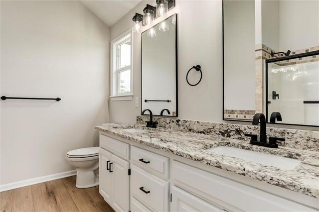 12106 E 214th Street, Peculiar, MO 64078