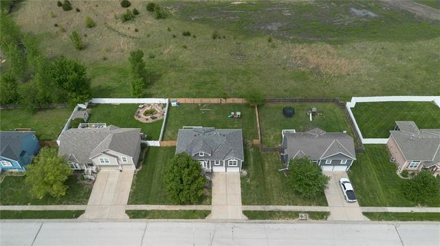 12106 E 214th Street, Peculiar, MO 64078