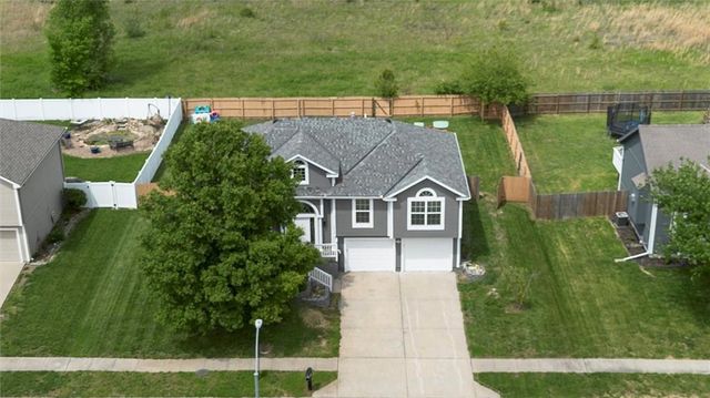 12106 E 214th Street, Peculiar, MO 64078