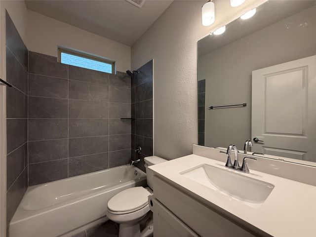 538 Torrey Pines Circle, Heath, TX 75032