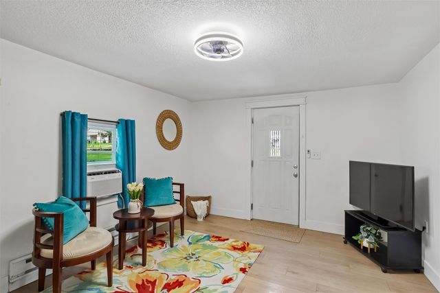 1214 Herold Avenue, Des Moines, IA 50315