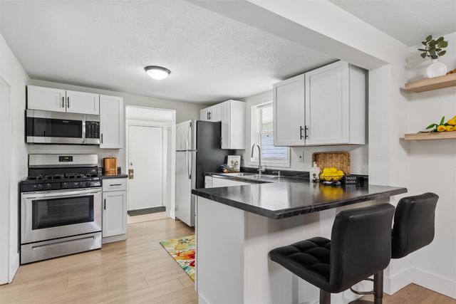 1214 Herold Avenue, Des Moines, IA 50315
