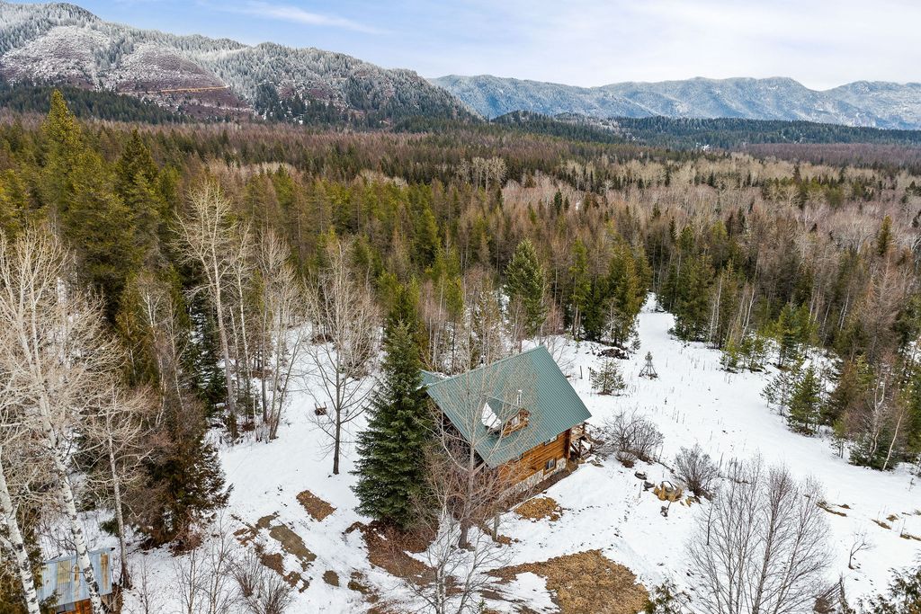 3083 Witty Lane, Columbia Falls, MT 59912 photo 2