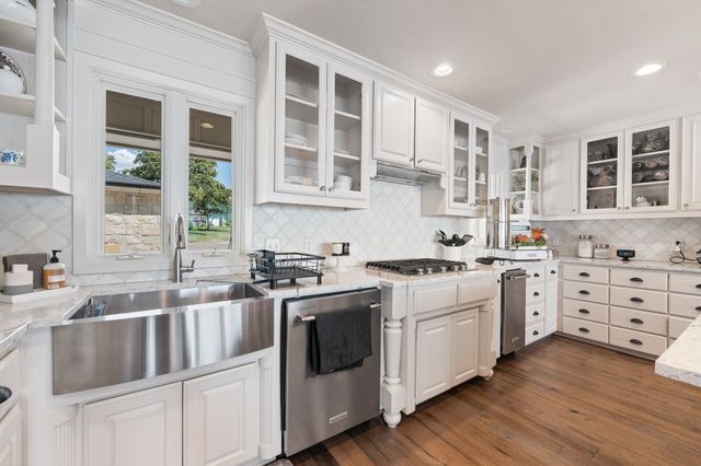 4509 Deleon Court, De Cordova, TX 76049