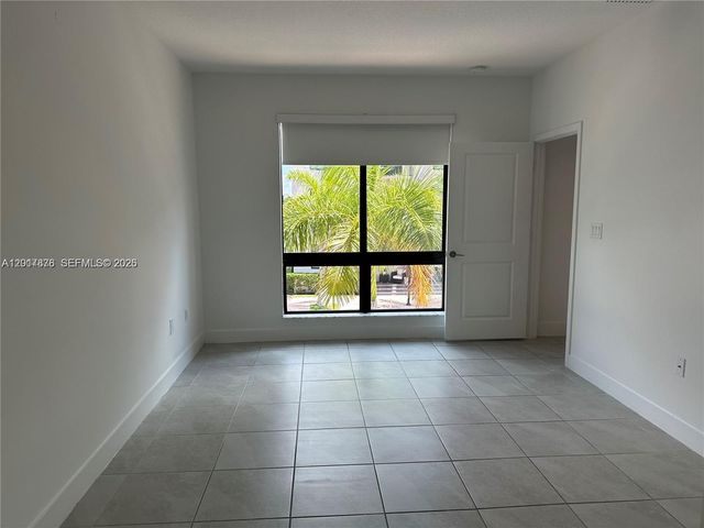 8201 NW 41st St D-203, Doral, FL 33166