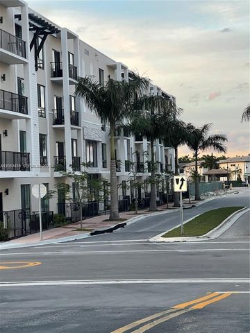 8201 NW 41st St D-203, Doral, FL 33166