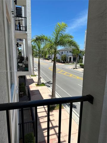 8201 NW 41st St D-203, Doral, FL 33166