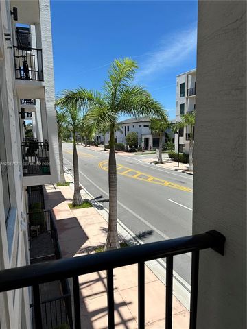 8201 NW 41st St D-203, Doral, FL 33166