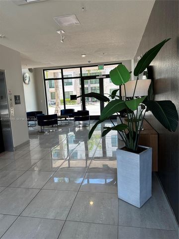 8201 NW 41st St D-203, Doral, FL 33166
