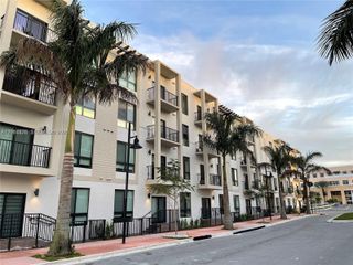 8201 NW 41st St D-203, Doral, FL 33166