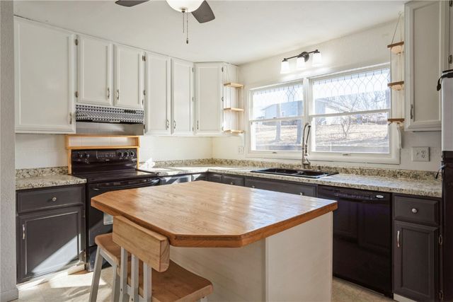 6240 33rd Avenue Drive, Shellsburg, IA 52332