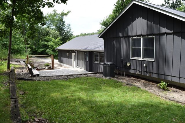 6240 33rd Avenue Drive, Shellsburg, IA 52332