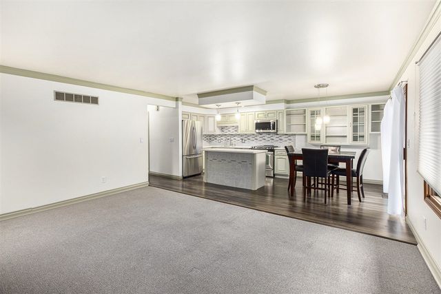 548 Park Place, Saline, MI 48176