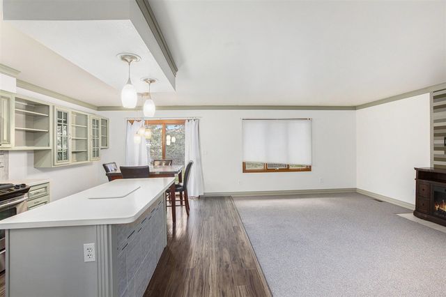 548 Park Place, Saline, MI 48176