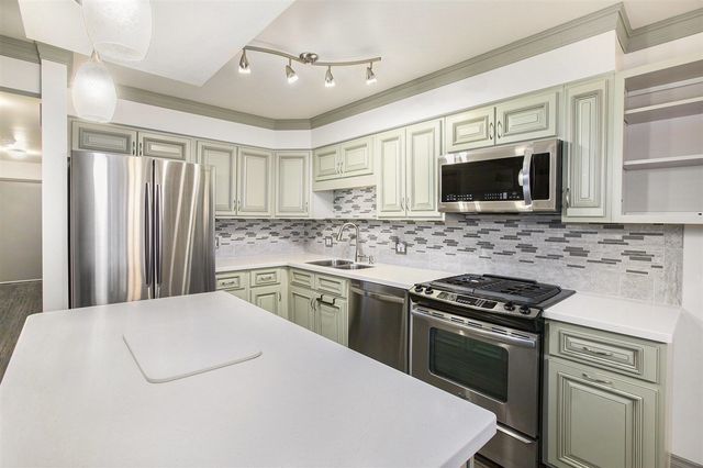 548 Park Place, Saline, MI 48176