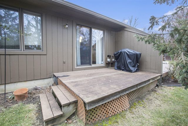 548 Park Place, Saline, MI 48176