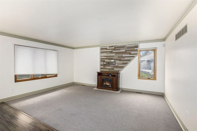 548 Park Place, Saline, MI 48176