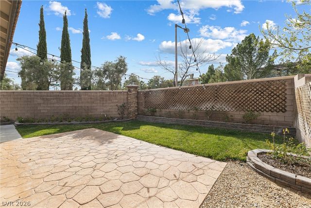 327 Carlisle Crossing Street, Las Vegas, NV 89138