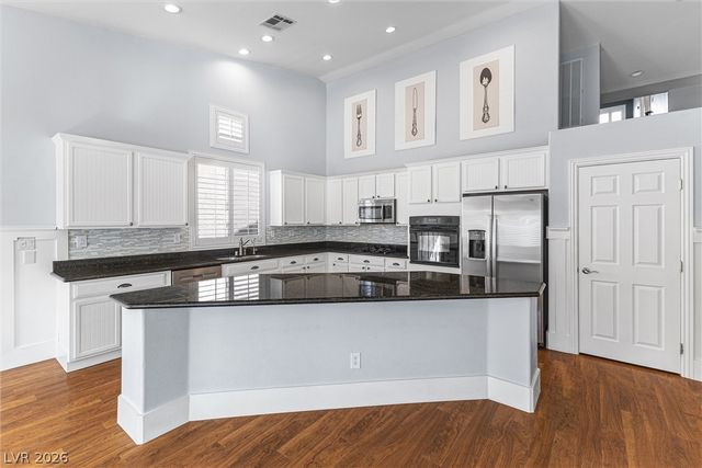 327 Carlisle Crossing Street, Las Vegas, NV 89138