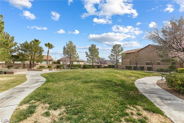 327 Carlisle Crossing Street, Las Vegas, NV 89138