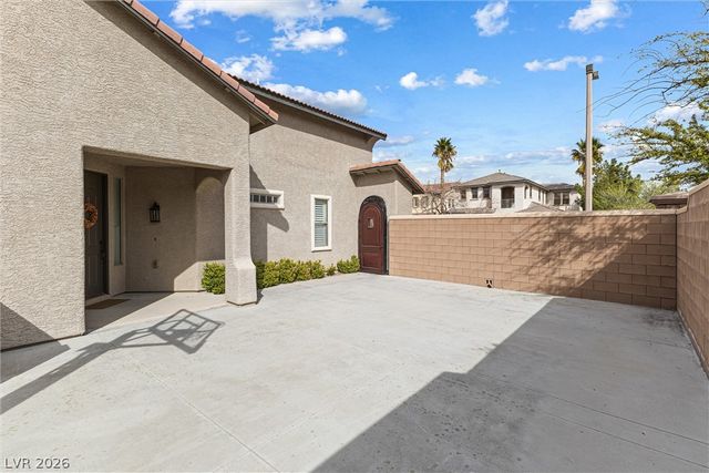 327 Carlisle Crossing Street, Las Vegas, NV 89138