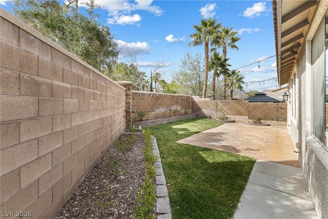 327 Carlisle Crossing Street, Las Vegas, NV 89138