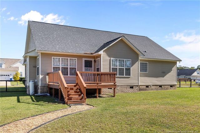 352 Wood Valley Lane, Raeford, NC 28376