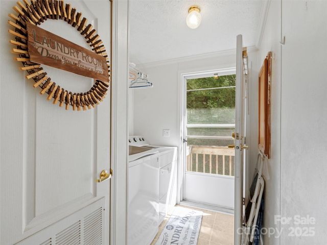113 Snowberry Lane, Burnsville, NC 28714