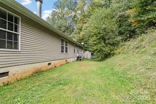 113 Snowberry Lane, Burnsville, NC 28714